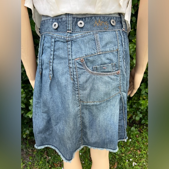 MING JEANS DISTRESSED DENIM SKIRT SIZE 4 - Picture 2 of 12